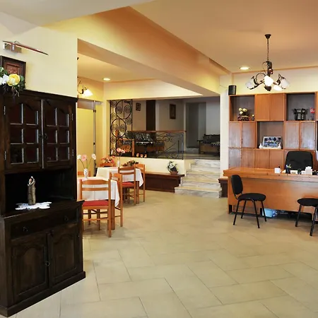 Logan's 2* Nydri (Lefkada)