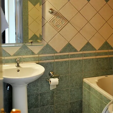 Logan's Lägenhetshotell 2*